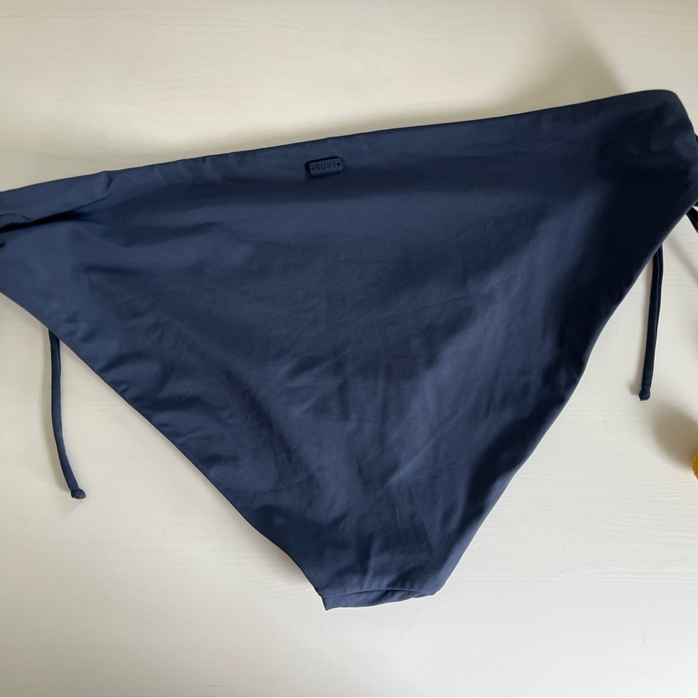 Roxy Standard Solid Swim Bottoms Bikini Bottom Na… - image 2